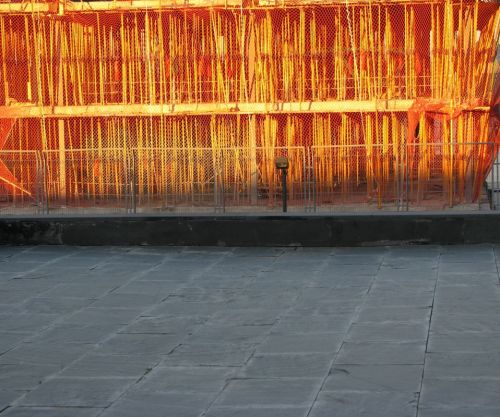 Fotografia de Gracia B. - Galeria Fotografica: Caricaturista - Foto: contraste arquitectonico