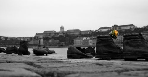 Fotografia de jorge jurado - Galeria Fotografica: varios - Foto: suicidio masivo en budapest
