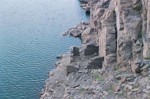 Fotografia de chamaleone - Galeria Fotografica: Las aguas de nadie - Foto: Construccion emerge. Presa del Rumblar.