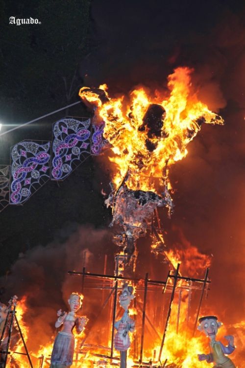 Fotografia de Fotocolor Aguado - Galeria Fotografica: Fogueres - Foto: Fogueres Sant Joan
