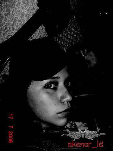 Fotografia de akenar_moon - Galeria Fotografica: pasion lunatica - Foto: ojos negros???