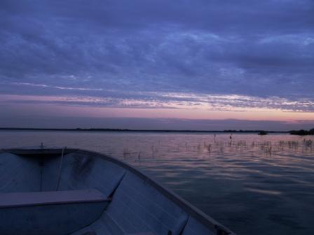 Fotografia de Jos Ma. Alva Lefaure - Galeria Fotografica: Ruinas y algo ms - Foto: Atardecer en lancha