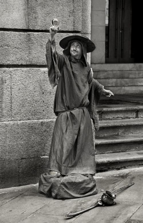 Fotografia de ACuellar - Galeria Fotografica: Miradas en blanco y negro - Foto: El mago