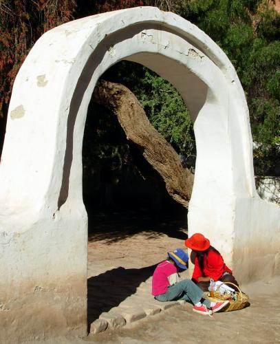 Fotografia de Angel Gonzalez Monteverde - Galeria Fotografica: Norte Argentino - Foto: NIOS EN PURMAMARCA								