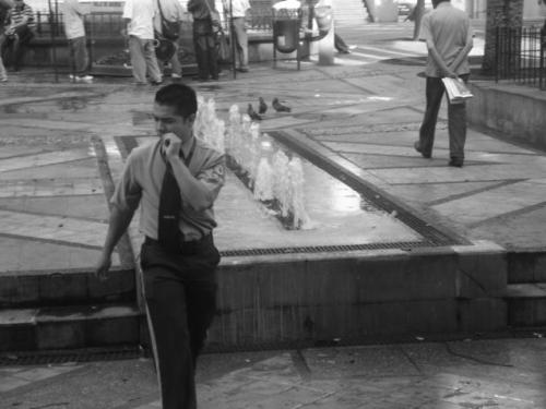 Fotografia de YATY - Galeria Fotografica: Decadencia - Foto: las preocupaciones te hacen comer las u�as								