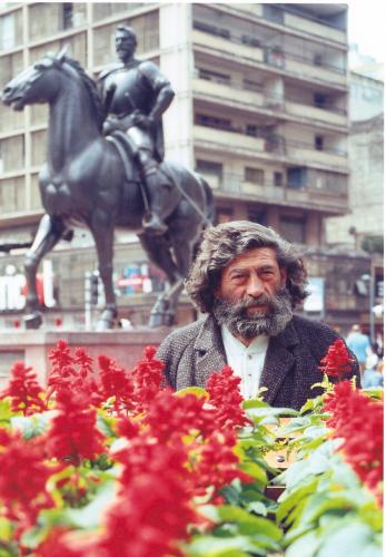 Fotografia de Sebastian Troncoso - Galeria Fotografica: Santiago Centro. - Foto: El escritor