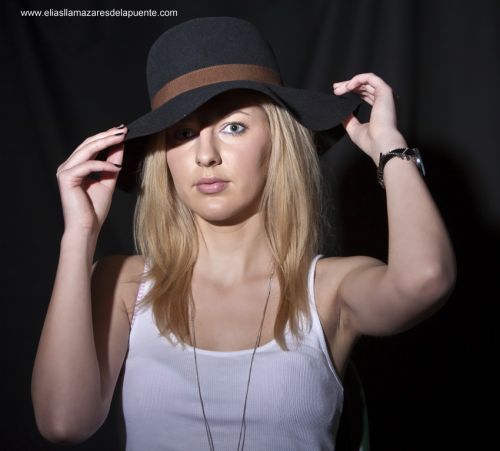 Fotografia de Llamazares de la Puente - Galeria Fotografica: RETRATOS FEMENINOS - Foto: 