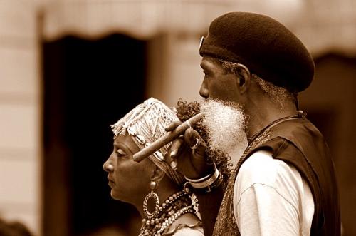 Fotografia de TravelClimbing - Galeria Fotografica: Suea el Malecn... - Foto: ILUSTRES HABANEROS...