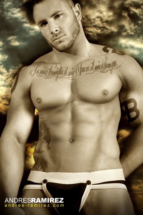 Fotografia de ANDRS RAMREZ  photographer - Galeria Fotografica: HUNGER FOR GLORY - Foto: 