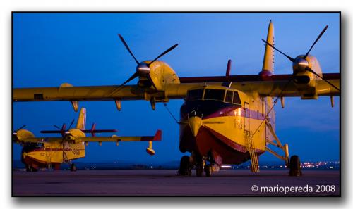 Fotografia de mpereda - Galeria Fotografica: Volar - Foto: Canadairs								