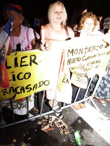 Fotografia de objetivo_prensa - Galeria Fotografica: Muerte de un Dictador - Foto: Espera