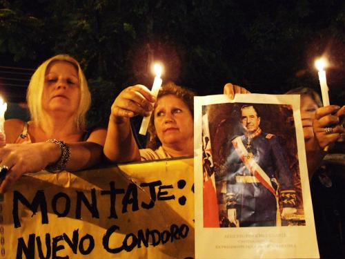 Fotografia de objetivo_prensa - Galeria Fotografica: Muerte de un Dictador - Foto: Espera