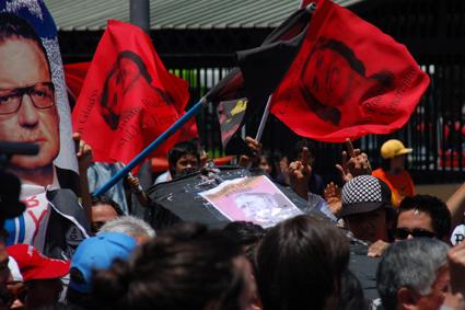 Fotografia de mogrol - Galeria Fotografica: CHILE (La muerte de un dictador) - Foto: 