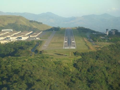 Fotografia de F.F. Fotografia - Galeria Fotografica: Aproccinaci�n - Foto: 	Volar							