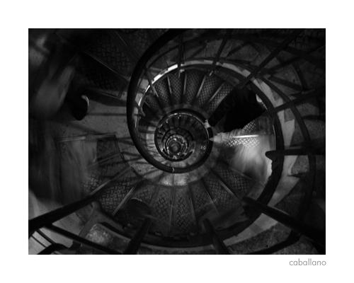 Fotografia de caballano - Galeria Fotografica: Pars - Foto: Escalera Arco Triunfo