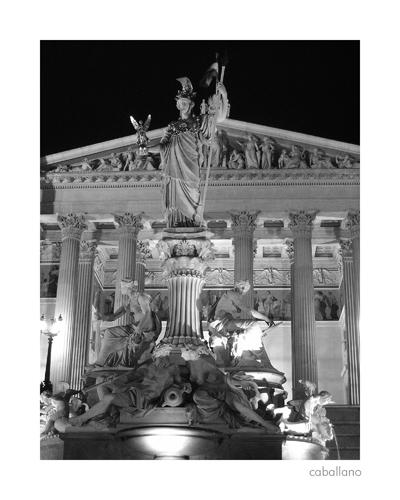 Fotografia de caballano - Galeria Fotografica: Madrid, Budapest, Viena, y Praga - Foto: Parlamento de Viena