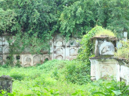 Fotografia de angel - Galeria Fotografica: tomas aereas - Foto: nicho cementerio espaol								
