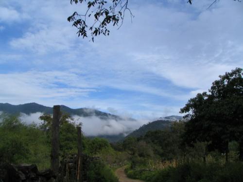 Fotografia de MOTOSIERRAGORDA - Galeria Fotografica: SIERRAGORDA QUERETARO - Foto: VALLEVERDE