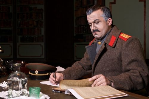 Fotografia de La General fotografos - Galeria Fotografica:  Cartas de amor a Stalin  - Foto: 