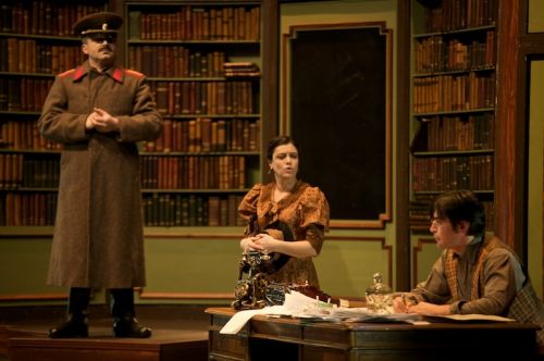 Fotografia de La General fotografos - Galeria Fotografica:  Cartas de amor a Stalin  - Foto: 