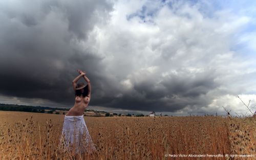 Fotografia de pedrovictoraf - Galeria Fotografica: Sensitive - Foto: Scarecrow in the storm