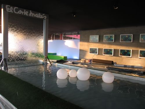 Fotografia de four factory productions - Galeria Fotografica: lo cerramos para ti - Foto: 