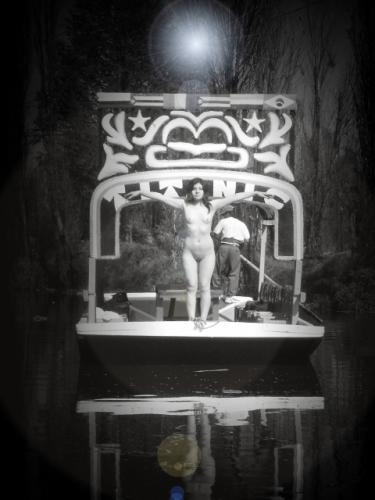Fotografia de Photobody - Galeria Fotografica: desnudos en exteriores - Foto: El Titanic de Xochimilco
