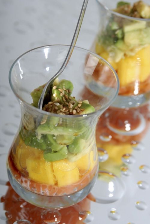 Fotografia de Ludozoom - Galeria Fotografica: Huevo volando - Foto: Vaso 3 colores