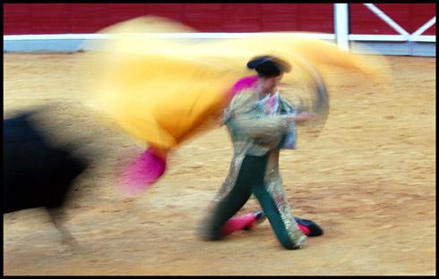 Fotograf&iacute;as mas votadas &raquo; Autor: Agustin Mu�oz Luna - Galer&iacute;a: Tarde de toros - Fotograf&iacute;a: Pase