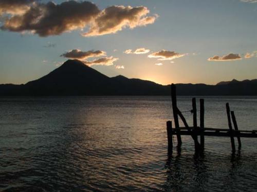 Fotos menos valoradas » Foto de Graphix - Galería: Madre naturaleza - Fotografía: Atardecer en Atitl