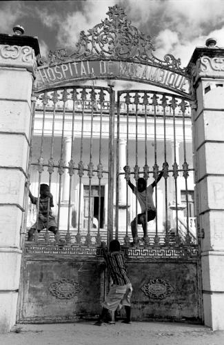 Fotografías mas votadas » Autor: JORDI - Galería: MOZAMBIQUE - Fotografía: ABRIENDO PUERTAS