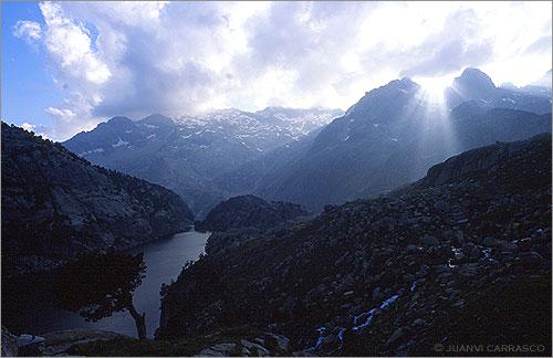 Fotografías mas votadas » Autor: Juanvi Carrasco - Galería: Pirineos - Fotografía: Luces en pirineos