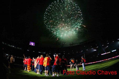 Fotografías mas votadas » Autor:  Claudio Chaves - Galería: Deporte y Emocion - Fotografía: Luces  de campeone