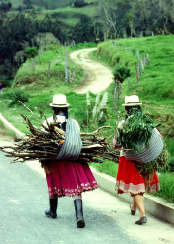 Fotografías mas votadas » Autor: S.Aznar fotografo - Galería: Los colores del mundo - Fotografía: Mujeres andinas