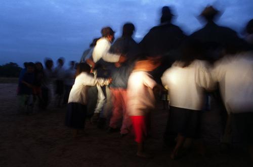 Fotografías mas votadas » Autor: Amadeo Velazquez - Galería: Pueblo indigena Enxet-Paraguay - Fotografía: baile1