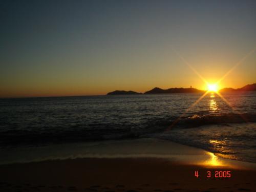 Fotos menos valoradas » Foto de Jacinto Canek - Galería: 24 horas. - Fotografía: Nace un da.