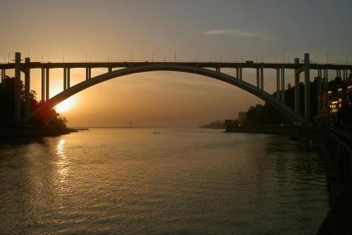 Fotos menos valoradas » Foto de  - Galería: Cidade do Porto - Fotografía: Ponte da Arrbida