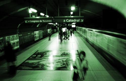 Fotos menos valoradas » Foto de Roberto Azcona - Galería: Ciudades - Fotografía: Metro Baires