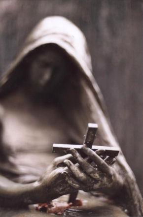 Fotos menos valoradas » Foto de Siana - Galería: Las mujeres del cementerio de Turn - Fotografía: Bsqueda