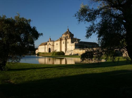 Fotos mas valoradas » Foto de www.andalucine.com - Galería: Andalucia - Fotografía: Cartuja de Sevilla
