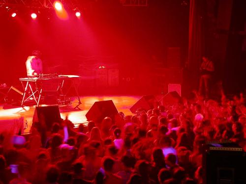 Fotos menos valoradas &raquo; Foto de MeRy - Galer&iacute;a: Fotos de conciertos - Fotograf&iacute;a: rojo ambiente